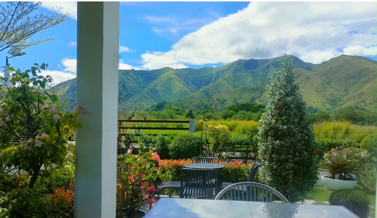 Garden patio overlooking the mountains